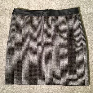 Banana Republic Factory Wool Chevron Skirt Size 2